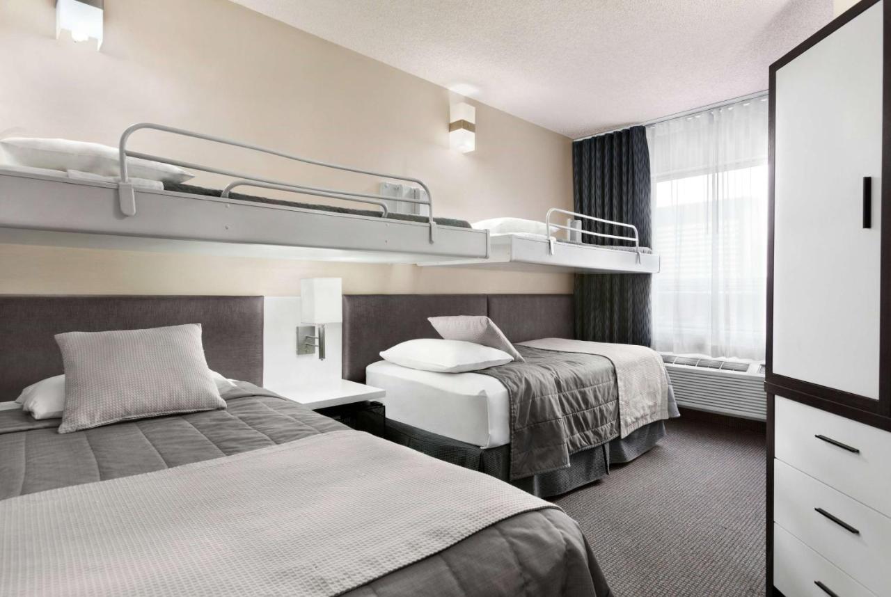 Travelodge By Wyndham Centre 3* Montréal